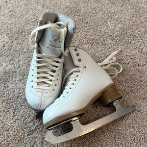 JACKSON Elle White girls Skates